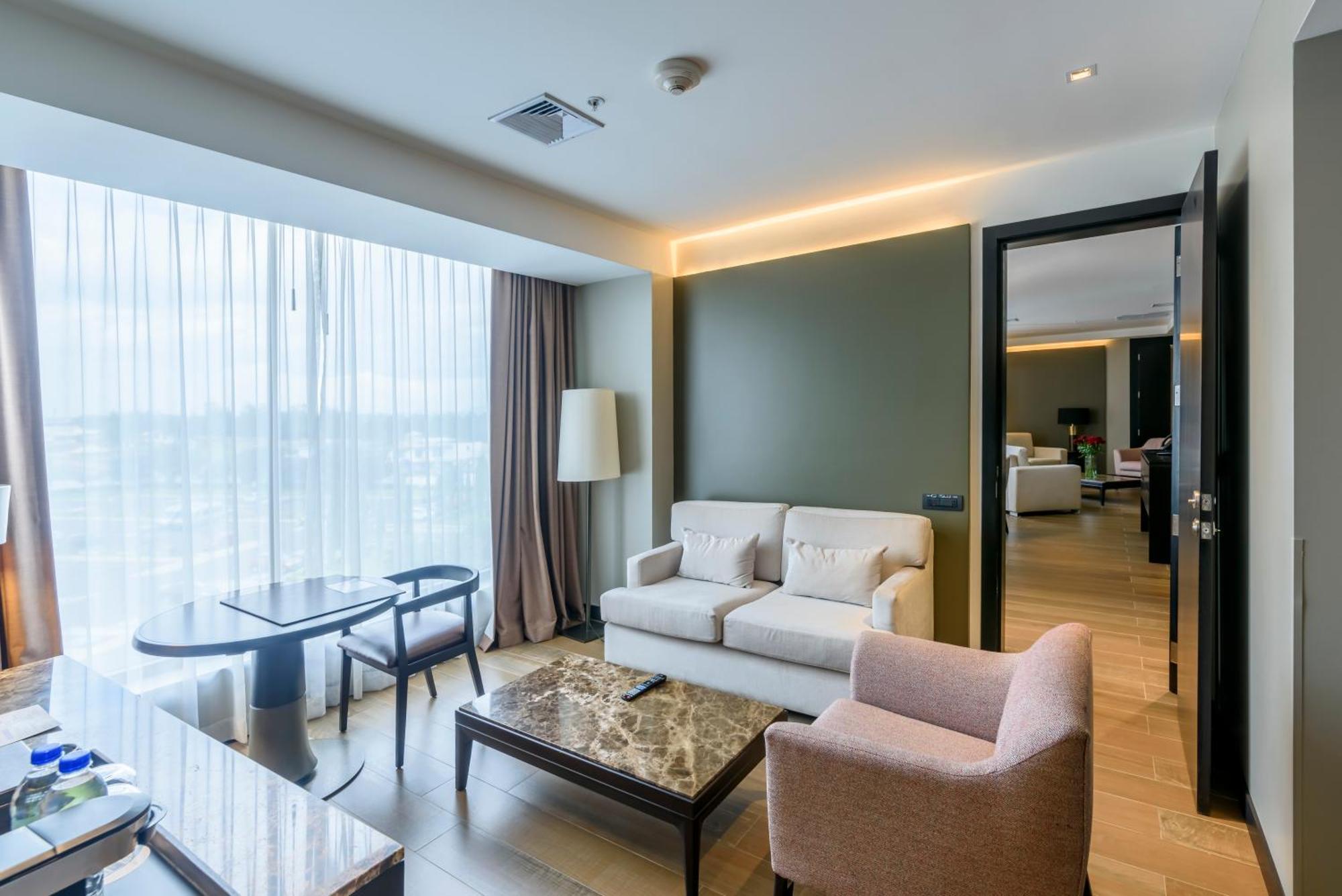 Eb Hotel By Eurobuilding Quito Airport Tababela Kültér fotó