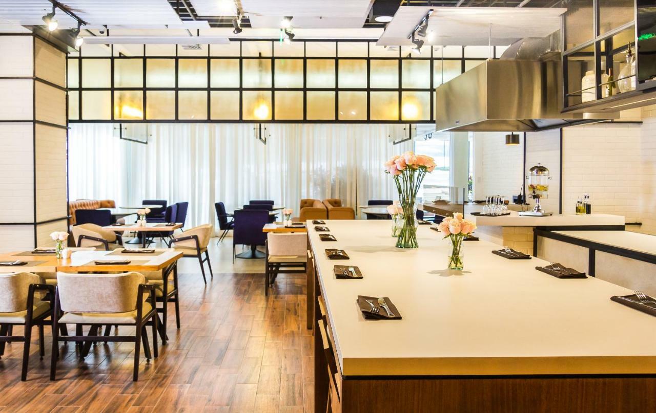 Eb Hotel By Eurobuilding Quito Airport Tababela Kültér fotó